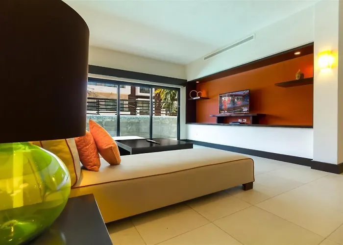 Beach Front 2 Bedroom With Private Pool/oceanview